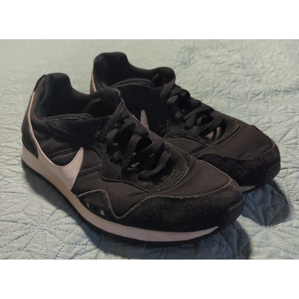 Nike Women's Venture Runner CK2948-001 Black White Sports Wear Sneakers Size 11